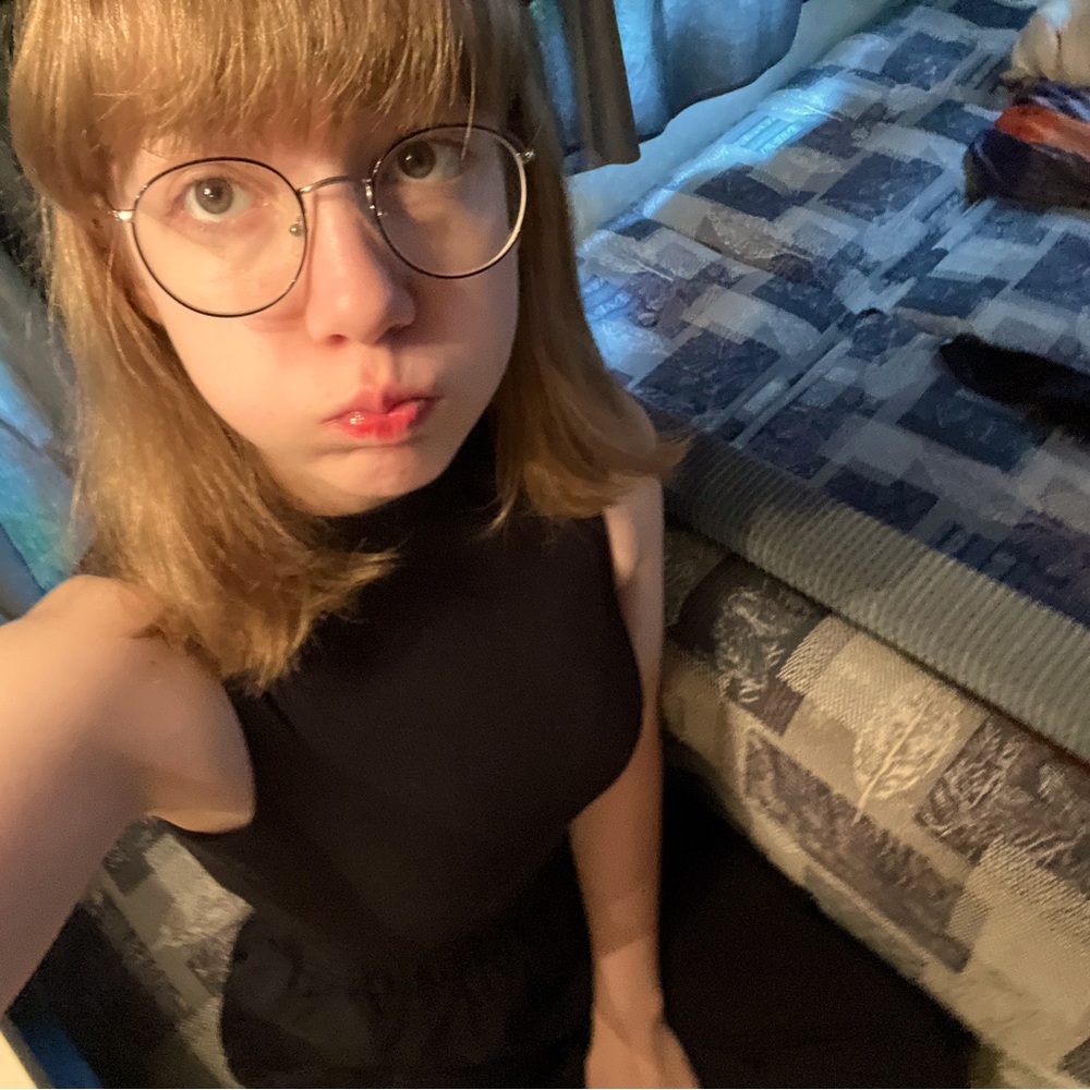 Meet your Posher, Daniela